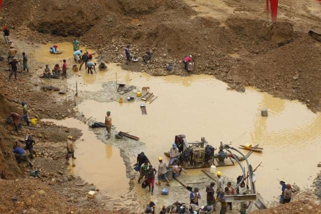 Destruyen 12 estructuras de minería ilegal de oro en el este de ...